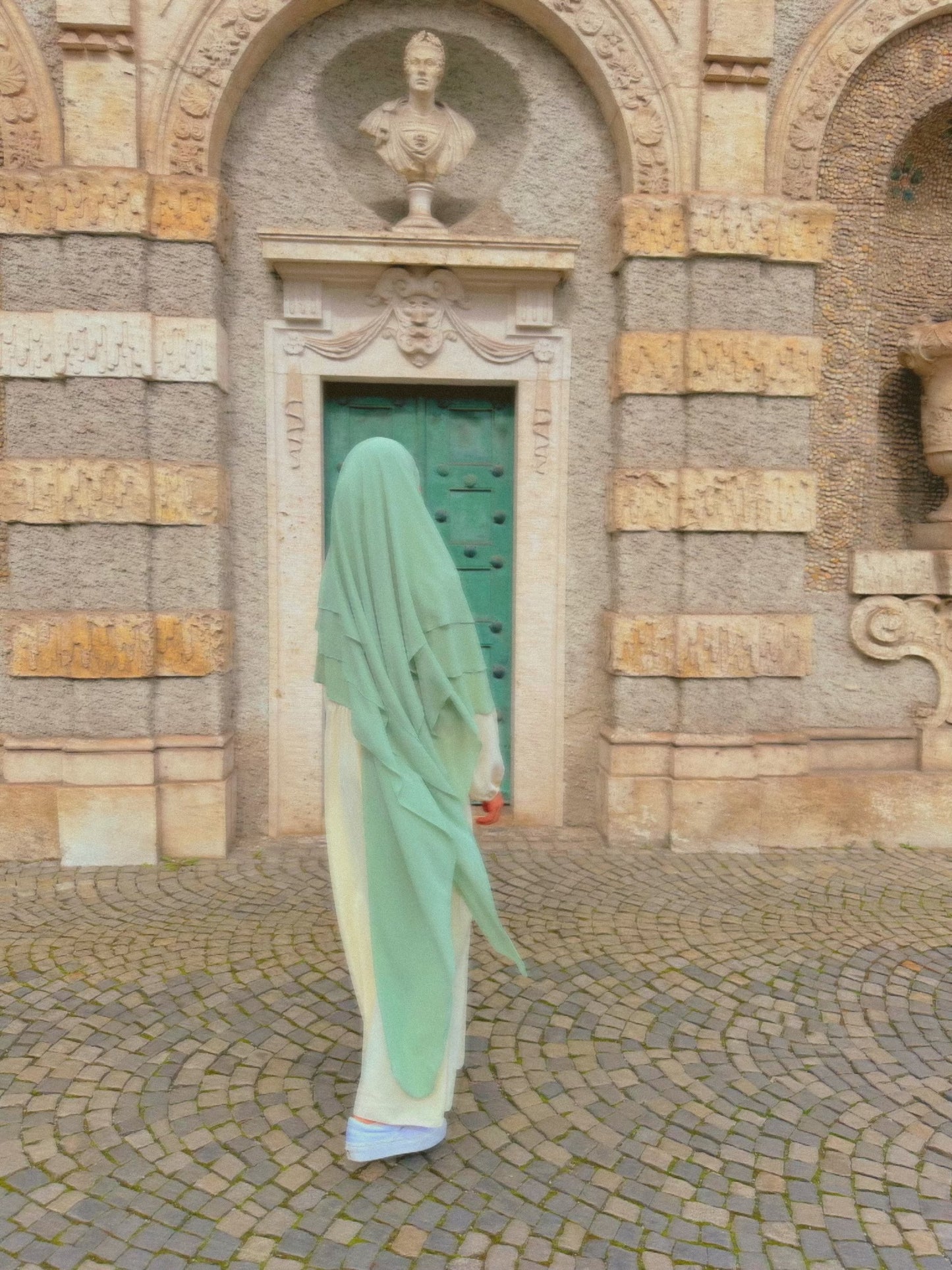 Khimar Amira